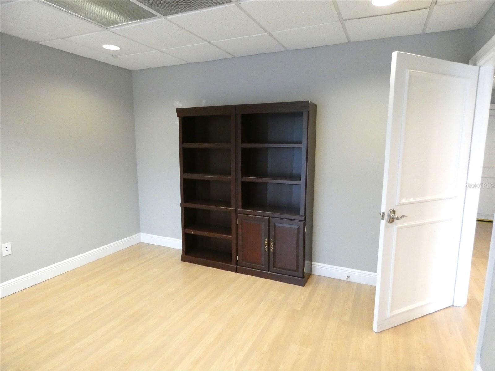 Image 6 of 51 For 1882 Porter Lake Drive 103, 106,