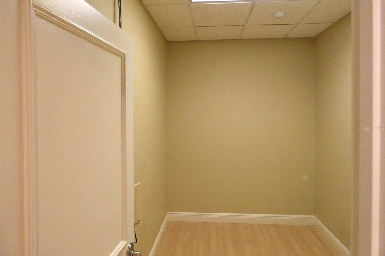 Image 9 of 51 For 1882 Porter Lake Drive 103, 106,