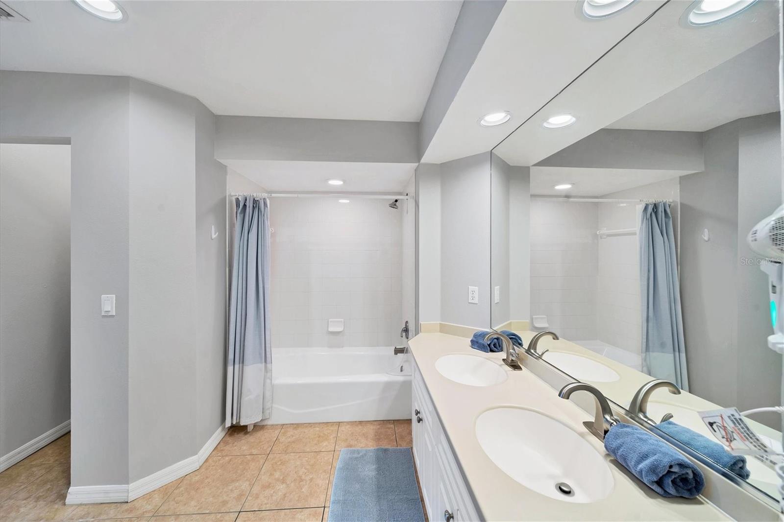 Image 17 of 26 For 3604 54th Drive W 102