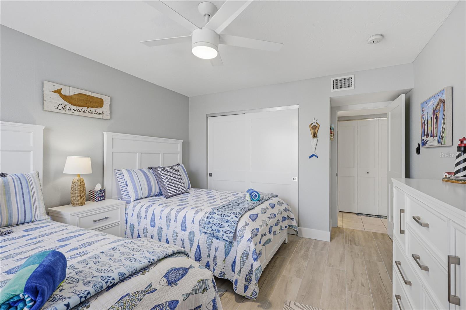 Image 21 of 51 For 1801 Gulf Drive N 142