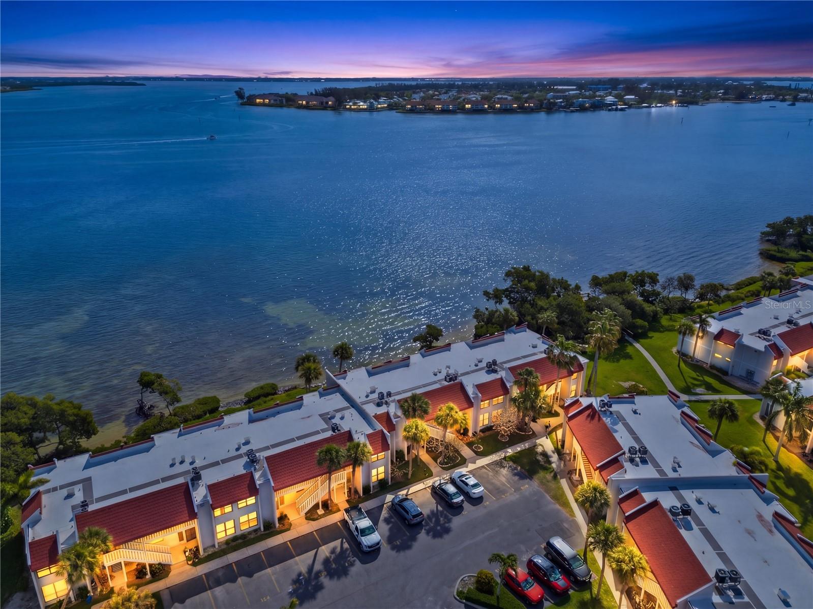 Image 3 of 51 For 1801 Gulf Drive N 142