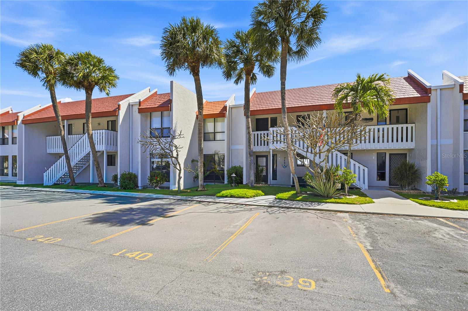 Image 31 of 51 For 1801 Gulf Drive N 142