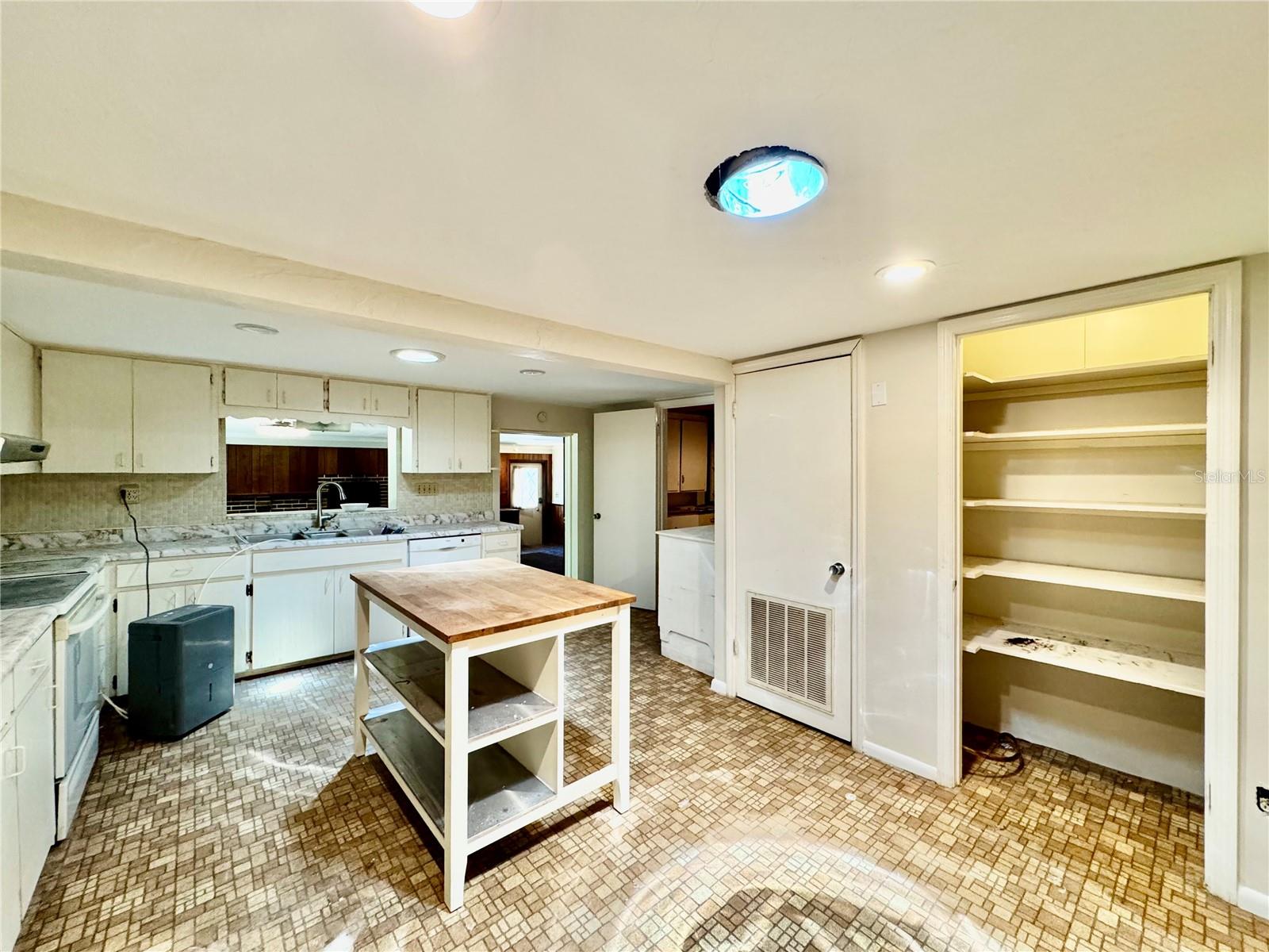 Image 51 of 69 For 1335 40th Street