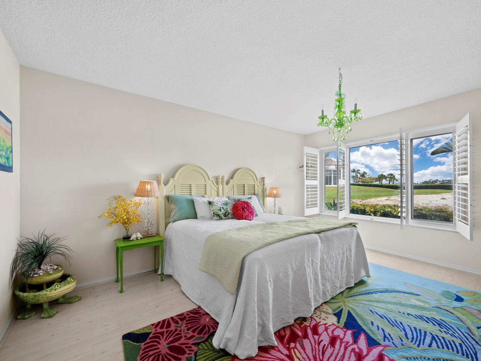 Image 22 of 46 For 100 Sands Point Road 108