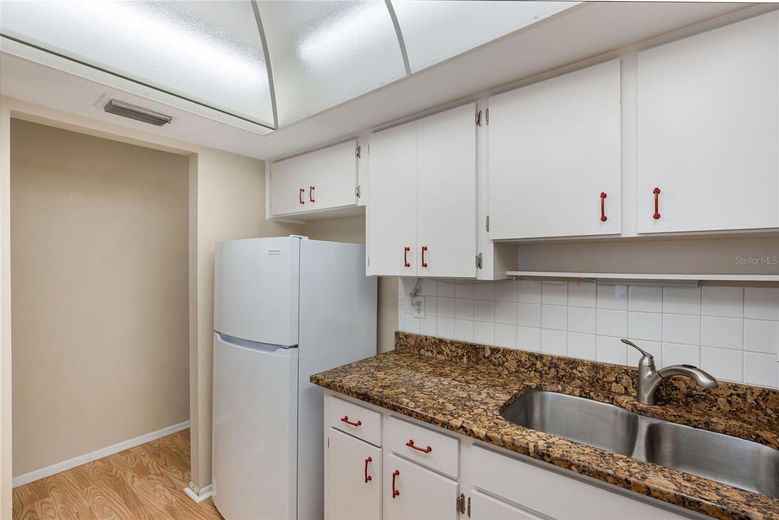 Image 13 of 32 For 5972 Hibiscus Drive 207