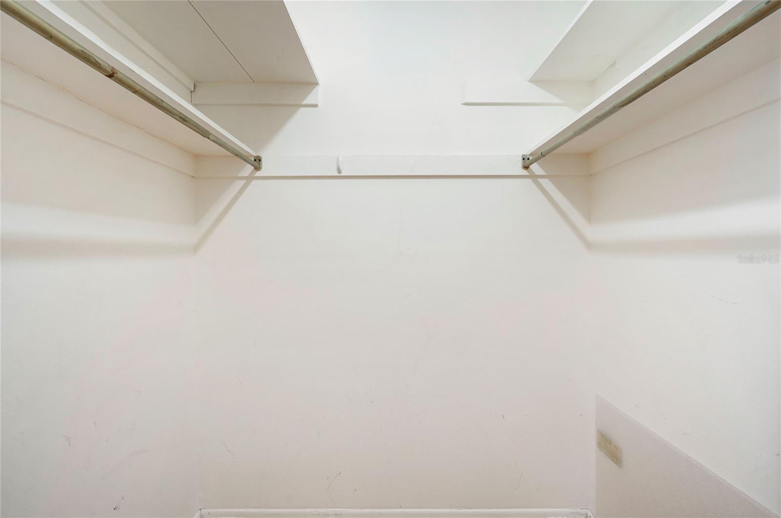 Image 19 of 32 For 5972 Hibiscus Drive 207