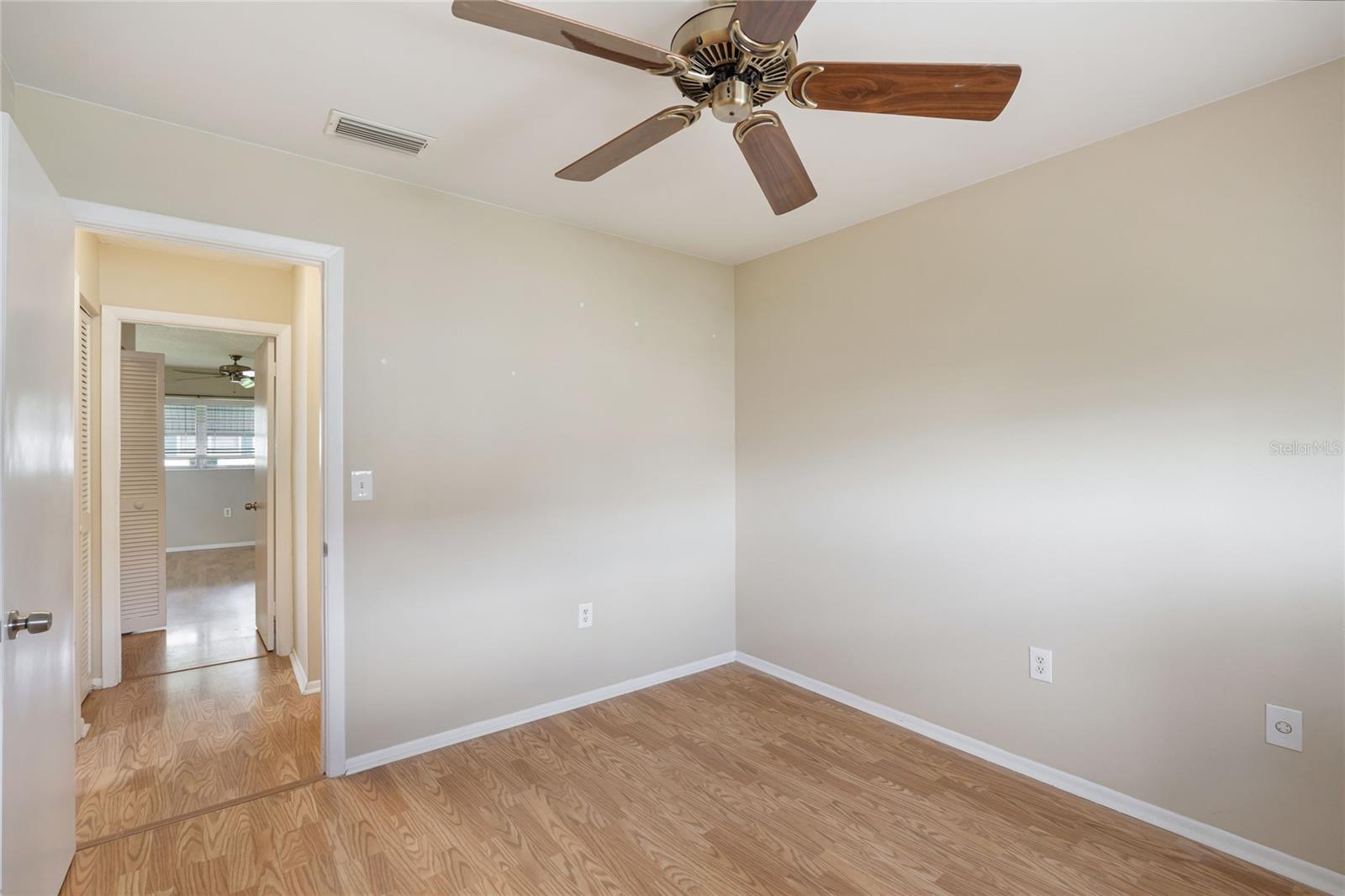 Image 23 of 32 For 5972 Hibiscus Drive 207