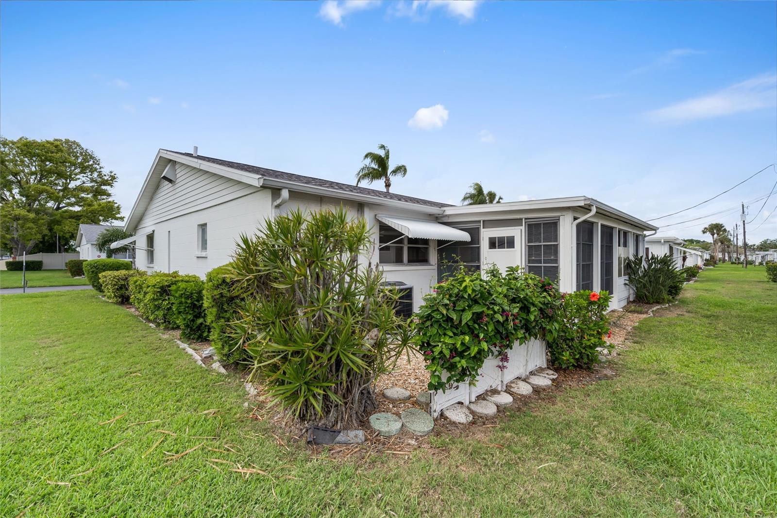 Image 29 of 32 For 5972 Hibiscus Drive 207