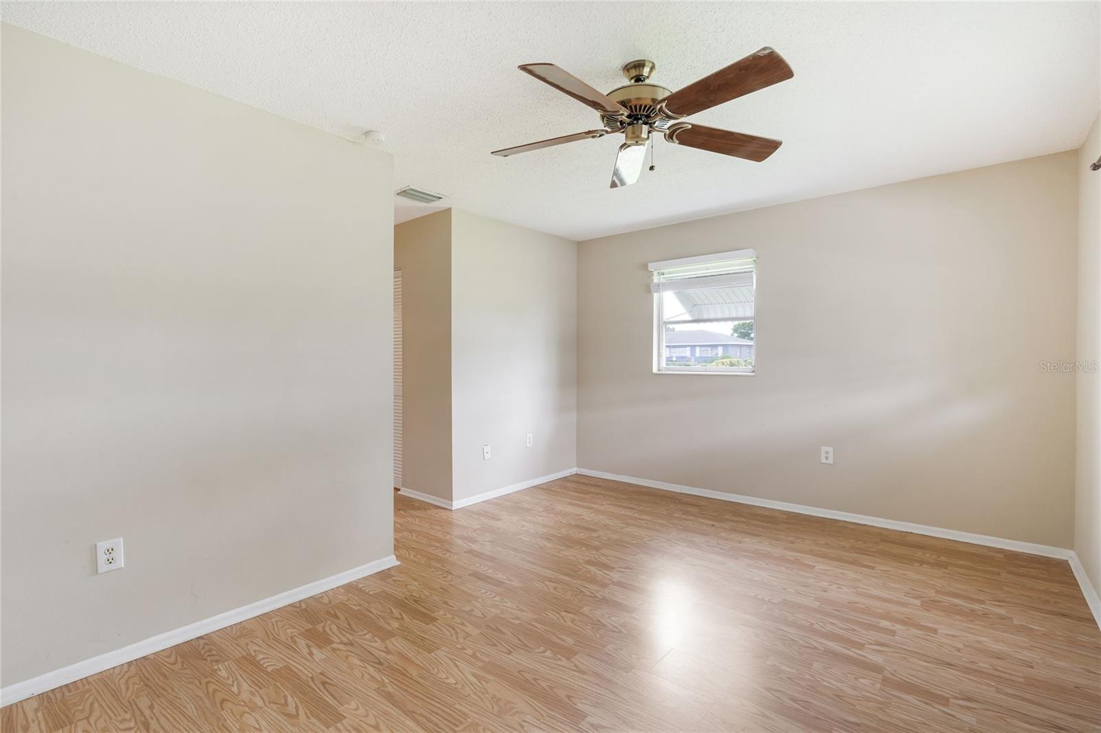 Image 4 of 32 For 5972 Hibiscus Drive 207