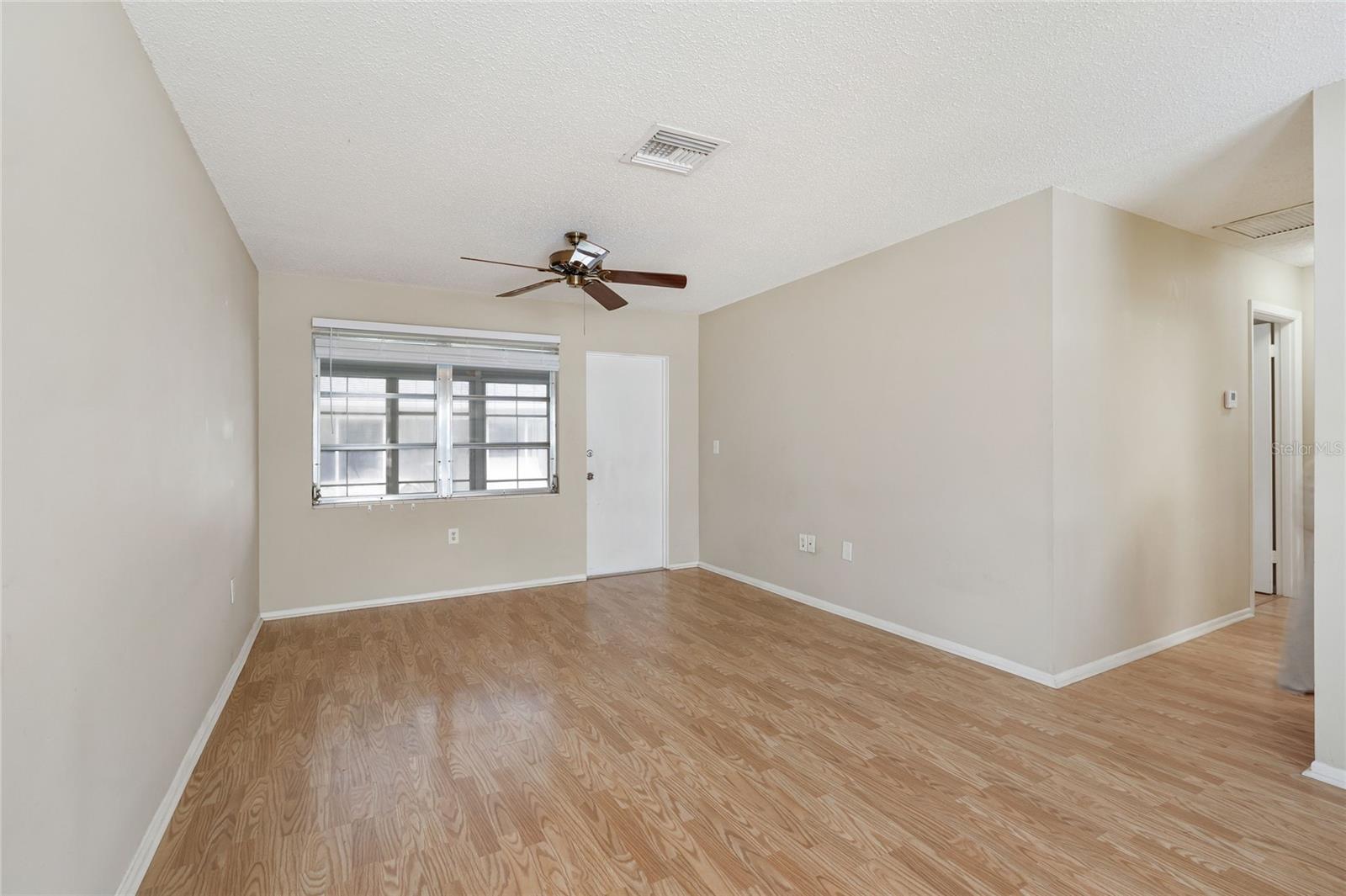 Image 7 of 32 For 5972 Hibiscus Drive 207