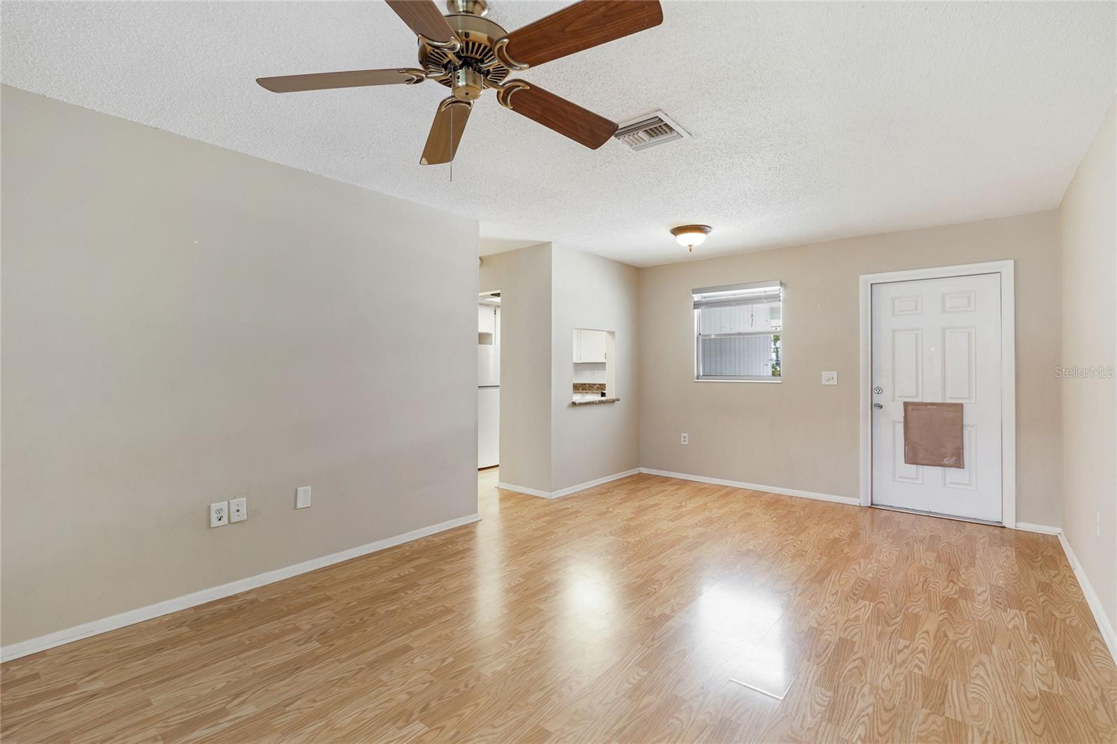 Image 9 of 32 For 5972 Hibiscus Drive 207