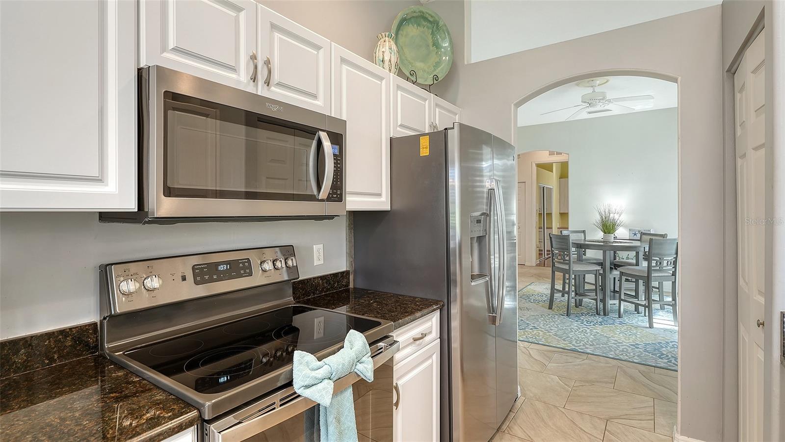 Image 14 of 70 For 533 Fallbrook Drive