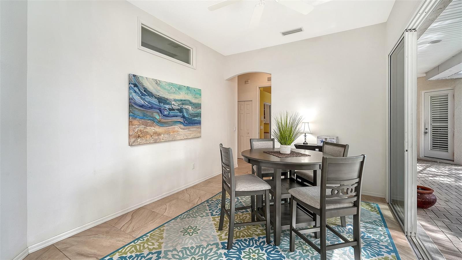 Image 17 of 70 For 533 Fallbrook Drive