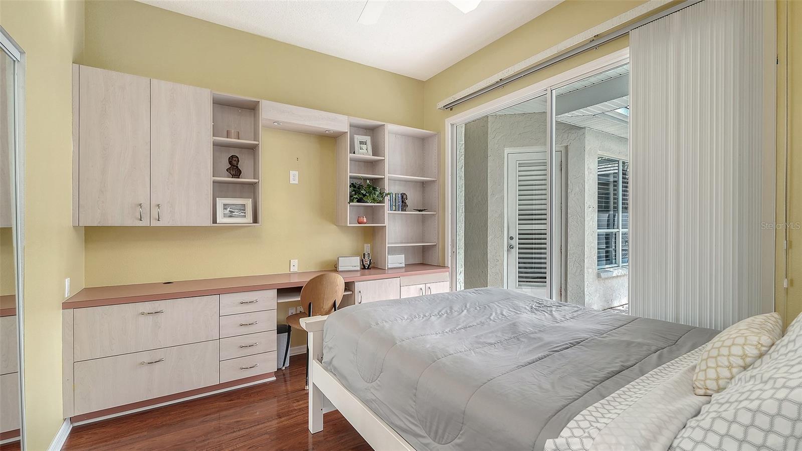 Image 25 of 70 For 533 Fallbrook Drive