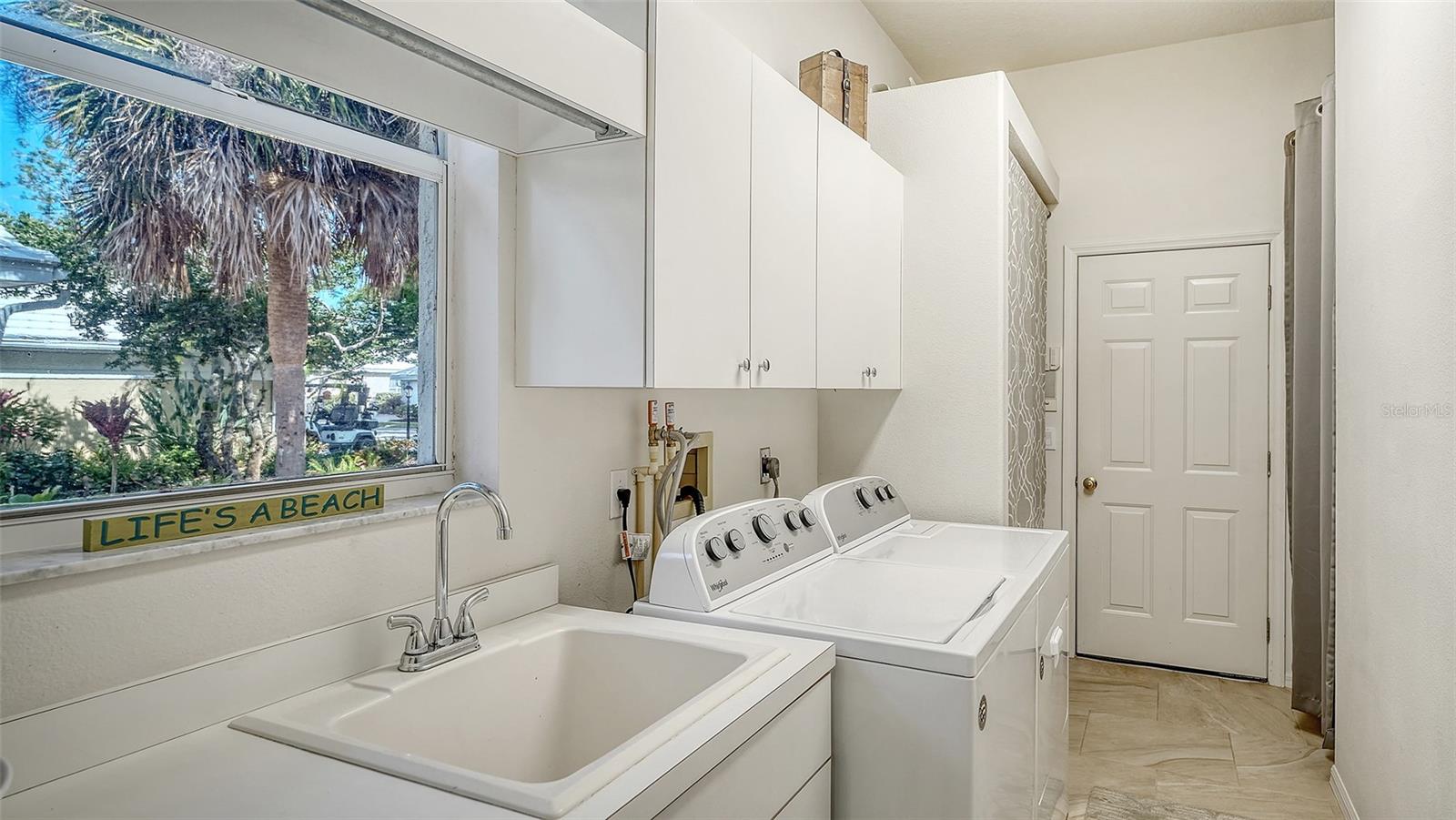 Image 33 of 70 For 533 Fallbrook Drive