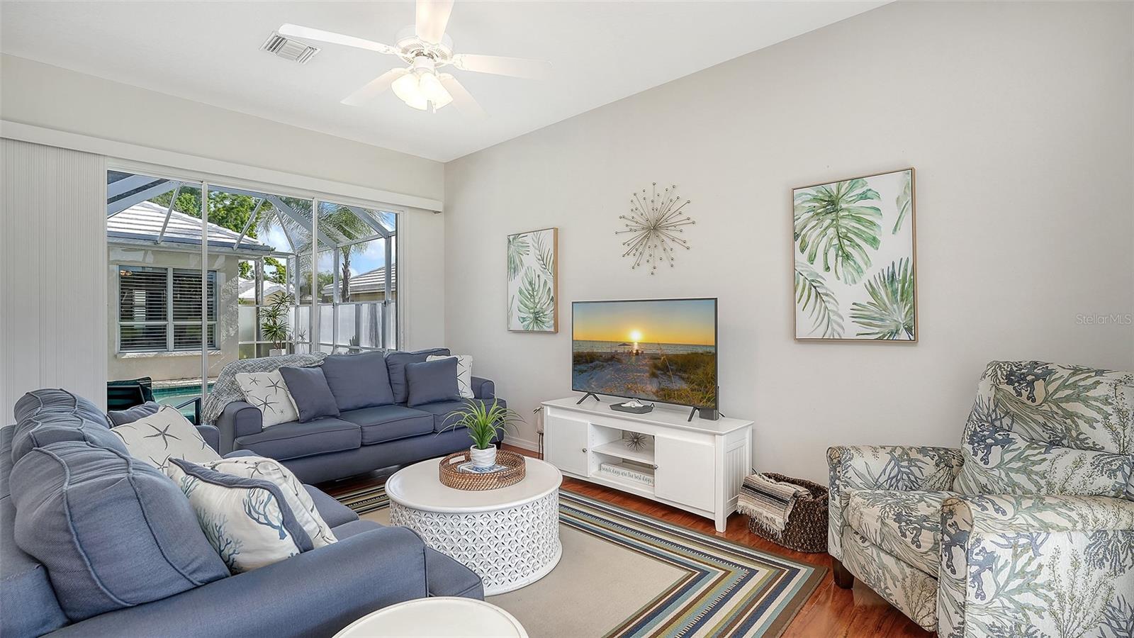 Image 6 of 70 For 533 Fallbrook Drive