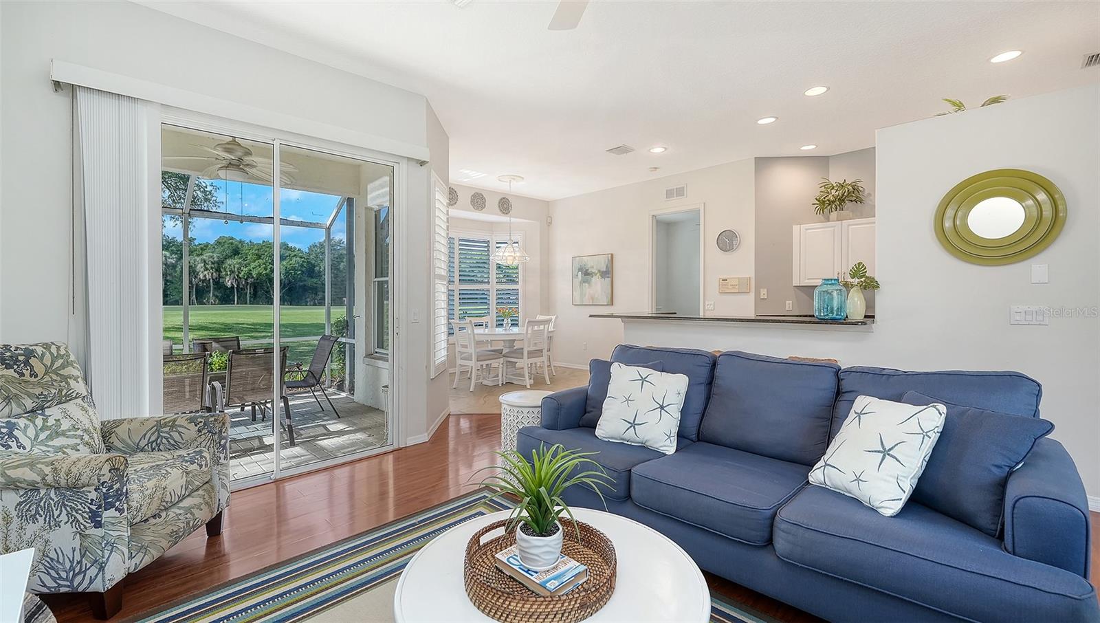 Image 8 of 70 For 533 Fallbrook Drive