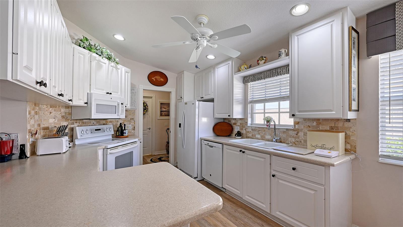 Image 21 of 86 For 5579 Modena Place