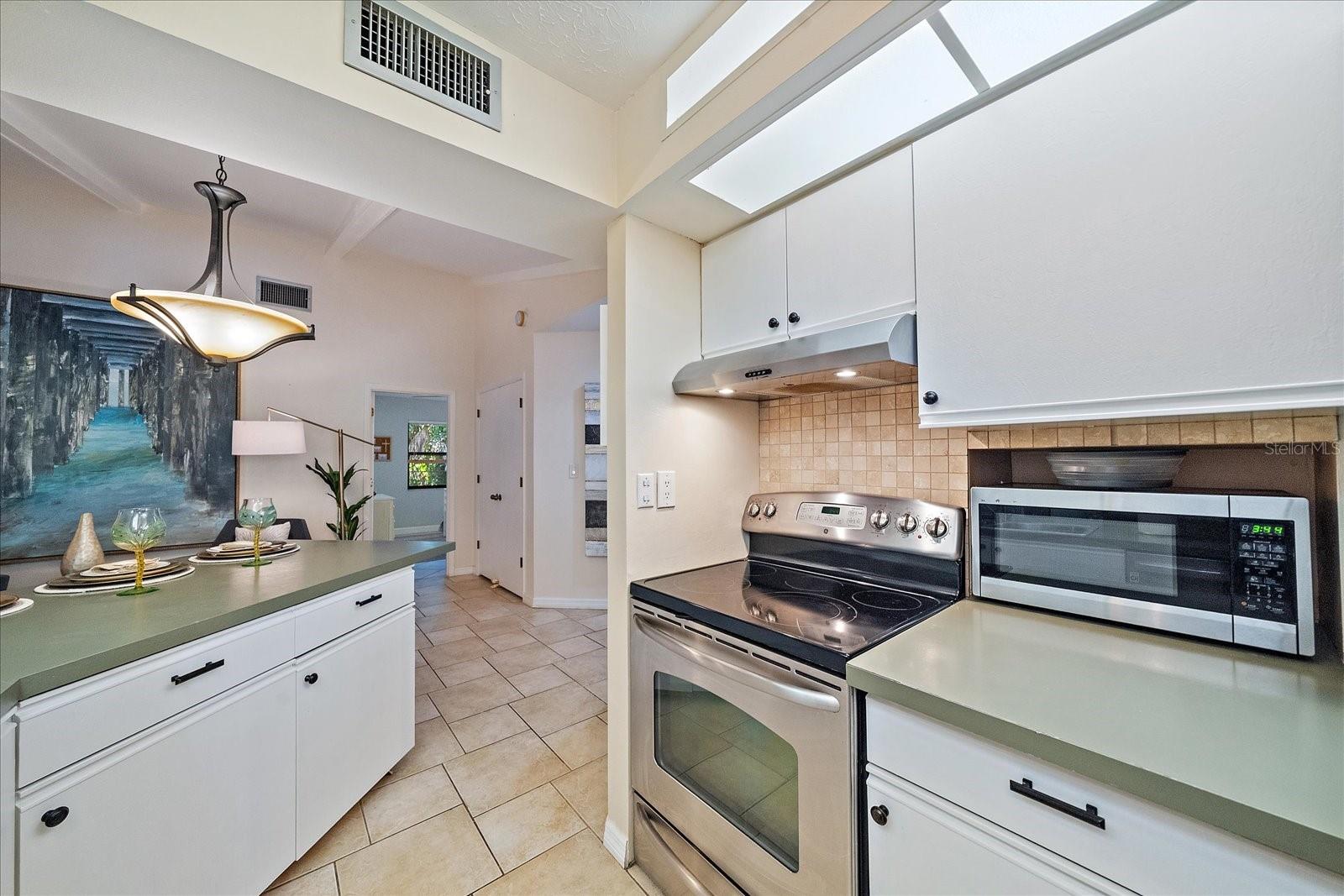 Image 10 of 35 For 3246 Maiden Lane