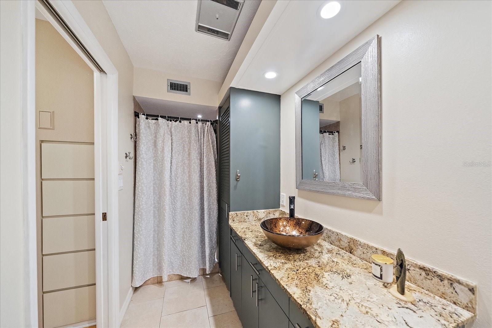 Image 19 of 35 For 3246 Maiden Lane