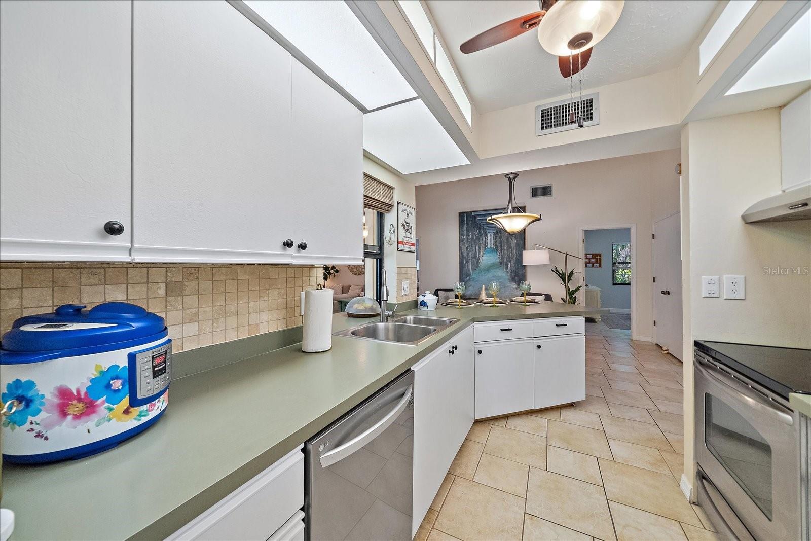 Image 9 of 35 For 3246 Maiden Lane