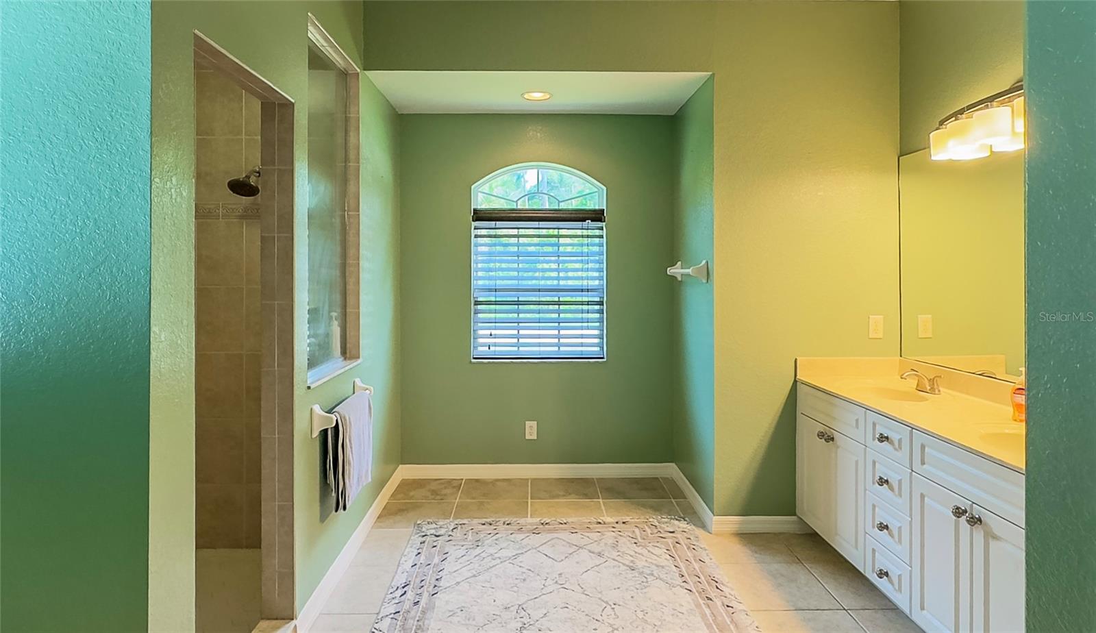 Image 18 of 52 For 3496 Omela Terrace