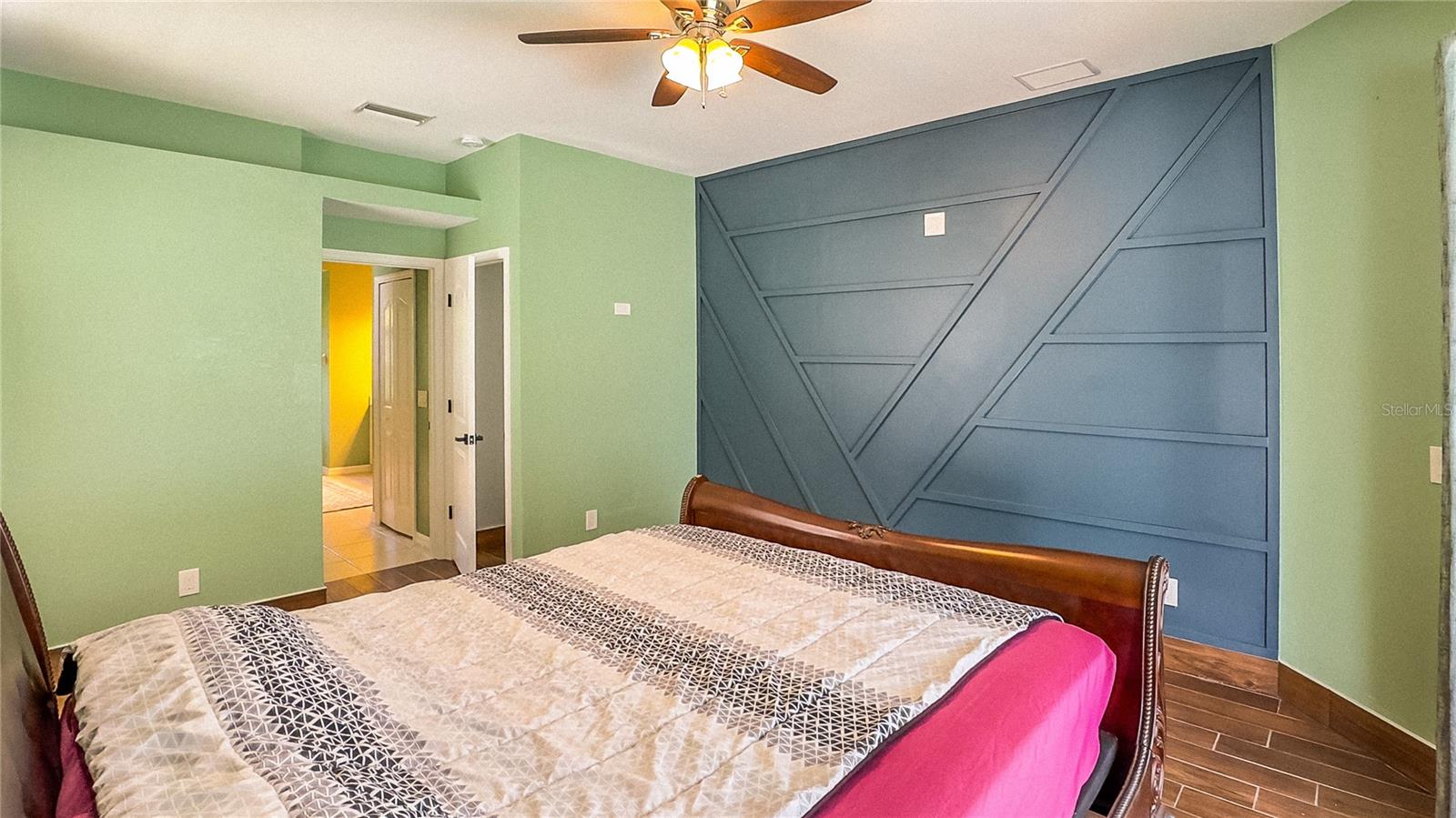 Image 19 of 52 For 3496 Omela Terrace