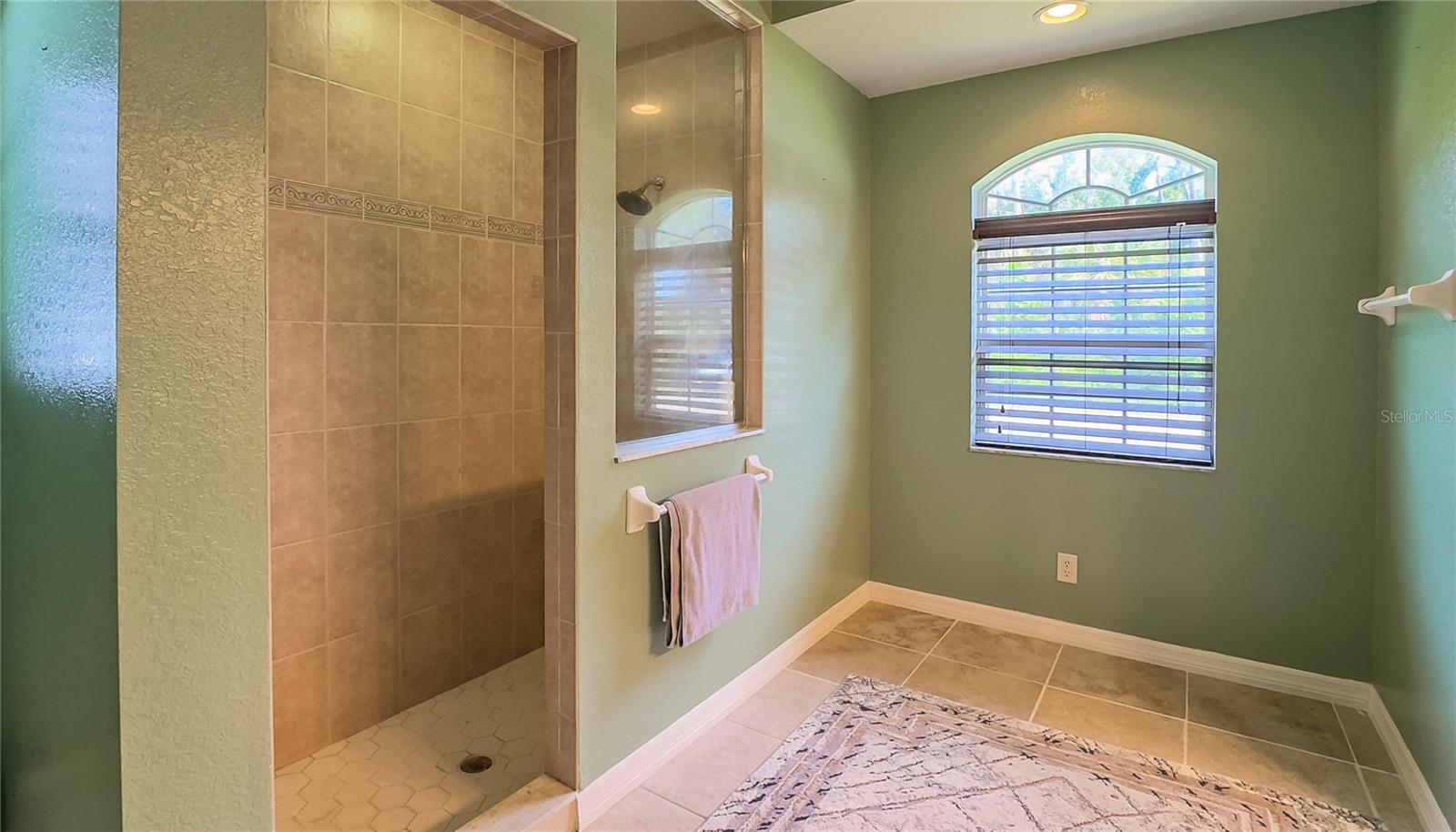 Image 21 of 52 For 3496 Omela Terrace