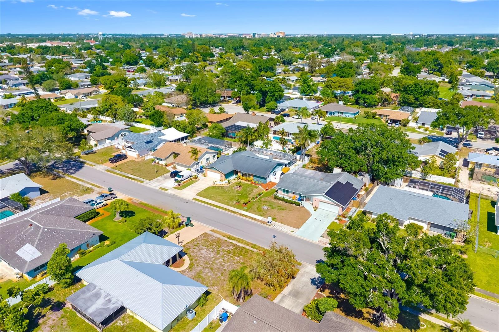 Image 34 of 57 For 2005 39th Street W