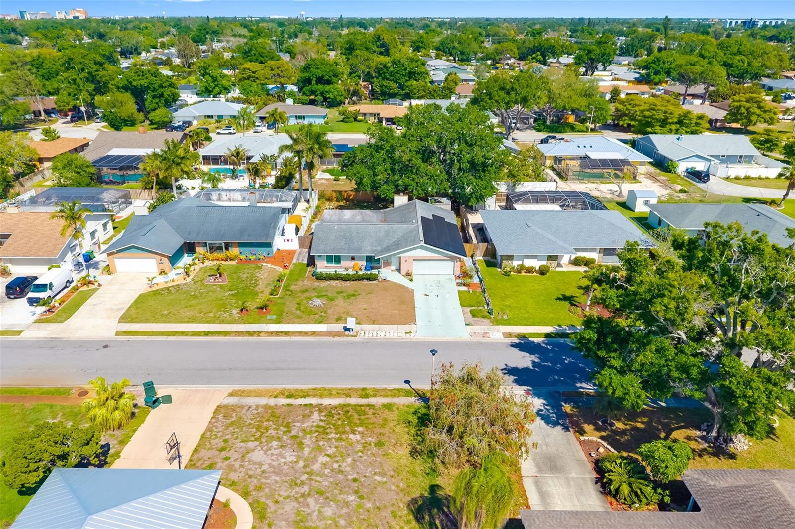 Image 35 of 57 For 2005 39th Street W