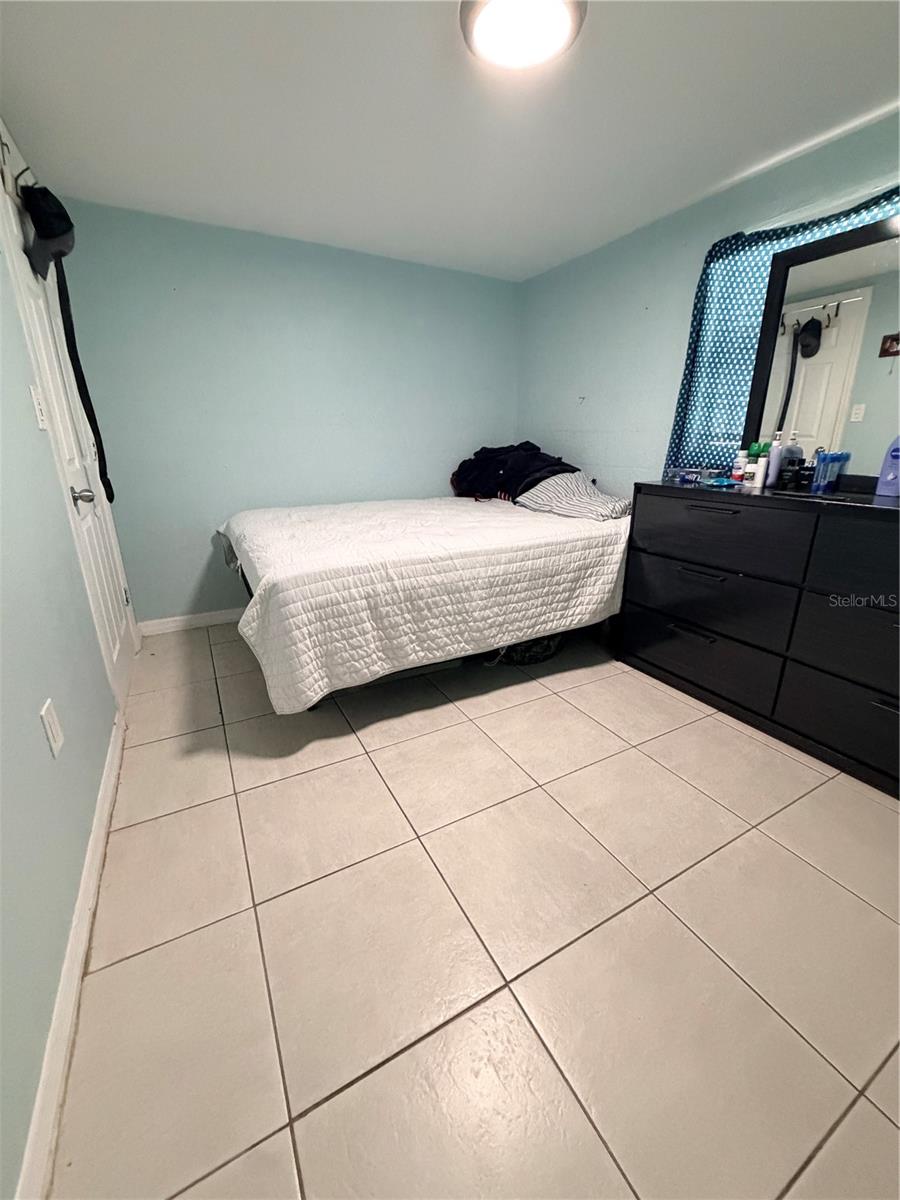 Listing photo id 2 for 2216 Webber Street C