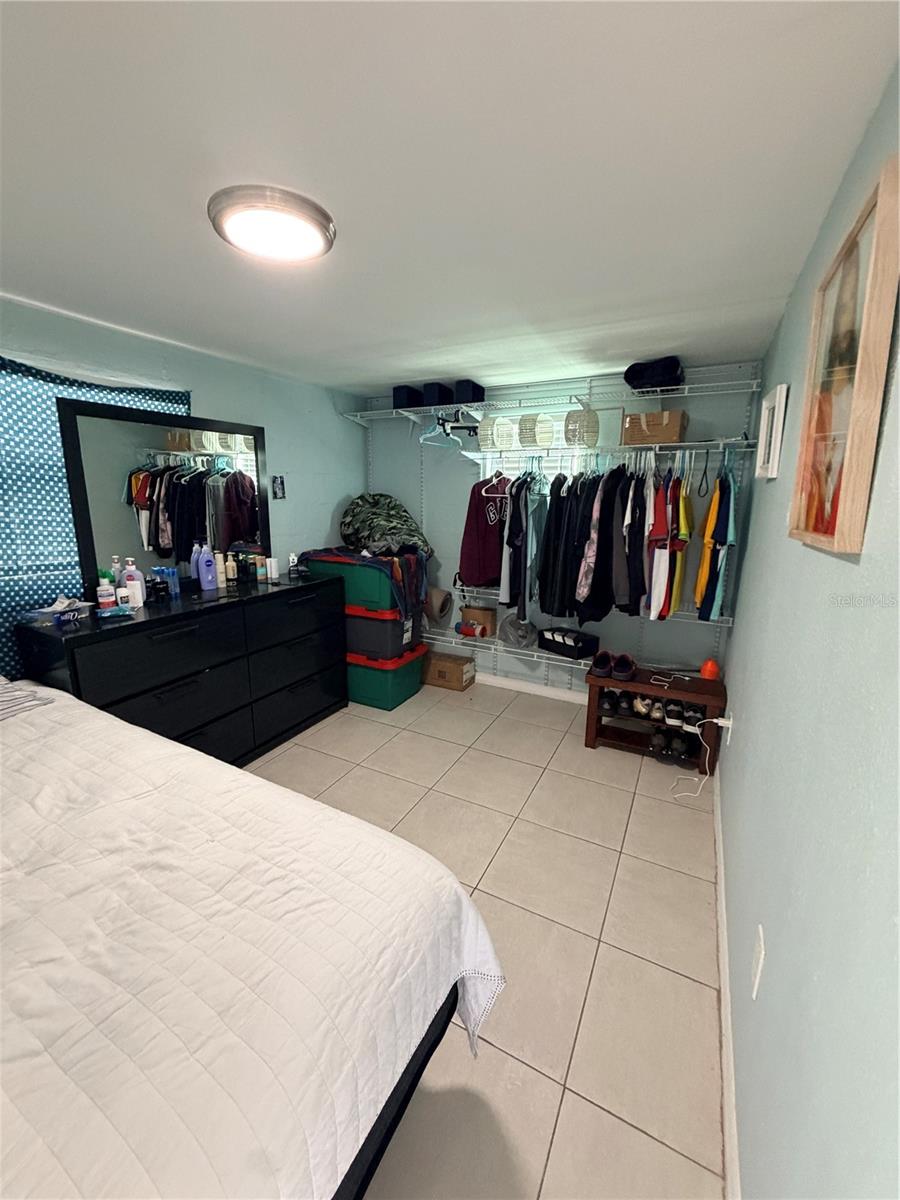 Listing photo id 3 for 2216 Webber Street C