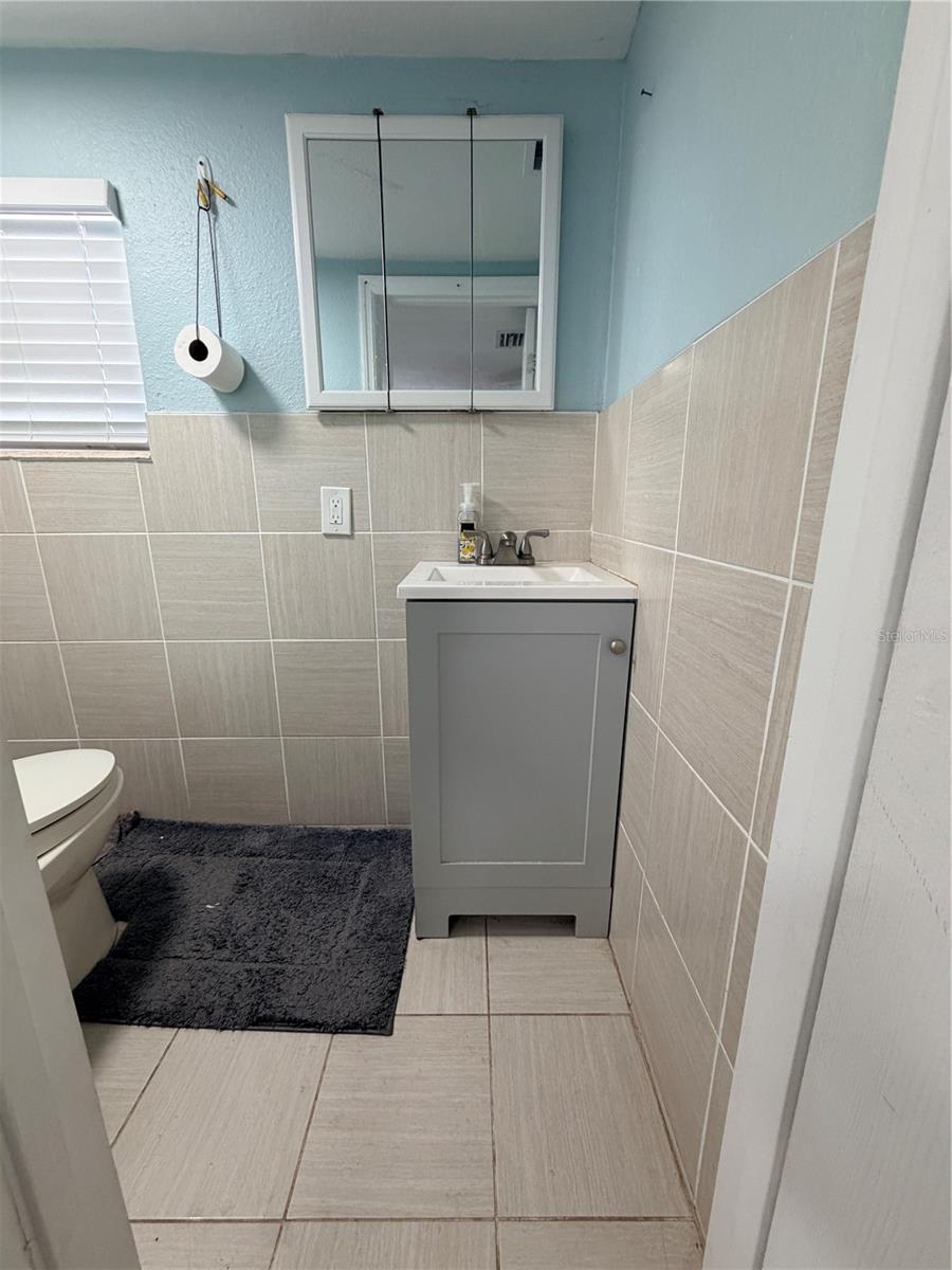 Listing photo id 6 for 2216 Webber Street C