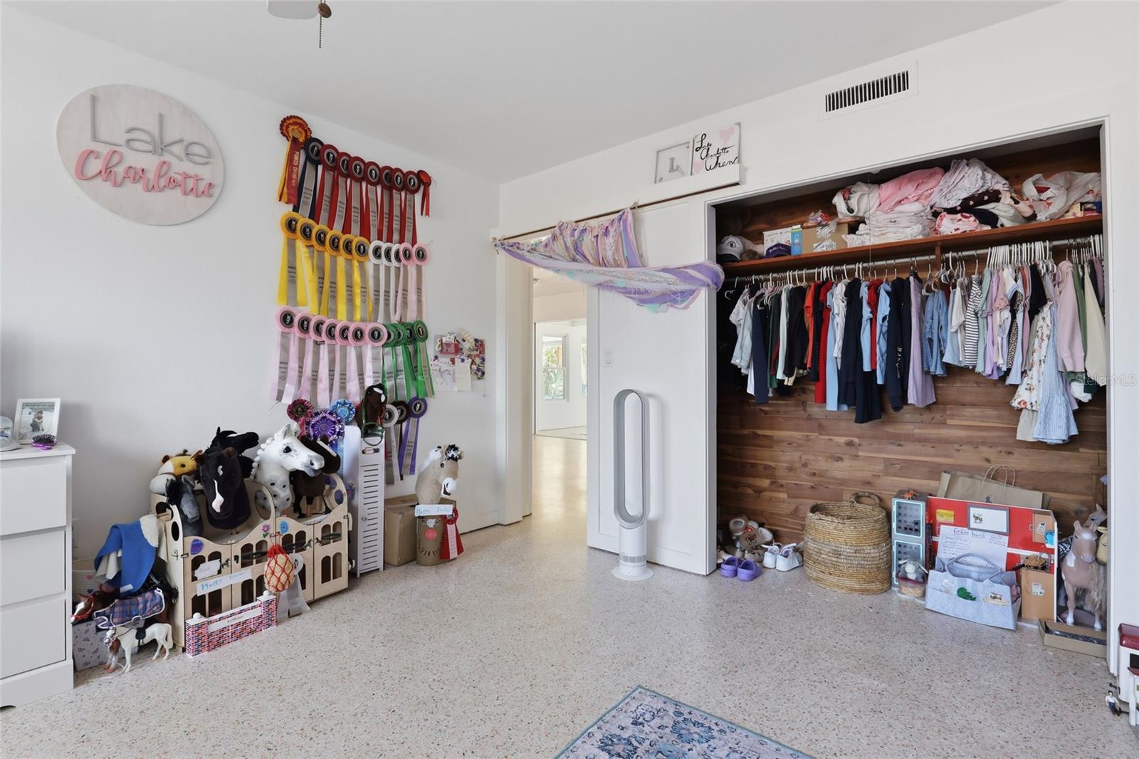 Image 22 of 46 For 2311 Sunnyside Place