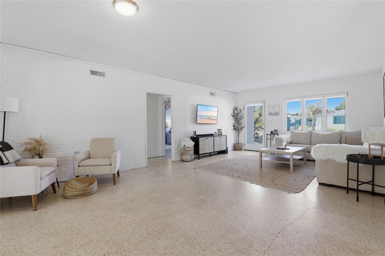 Image 9 of 46 For 2311 Sunnyside Place