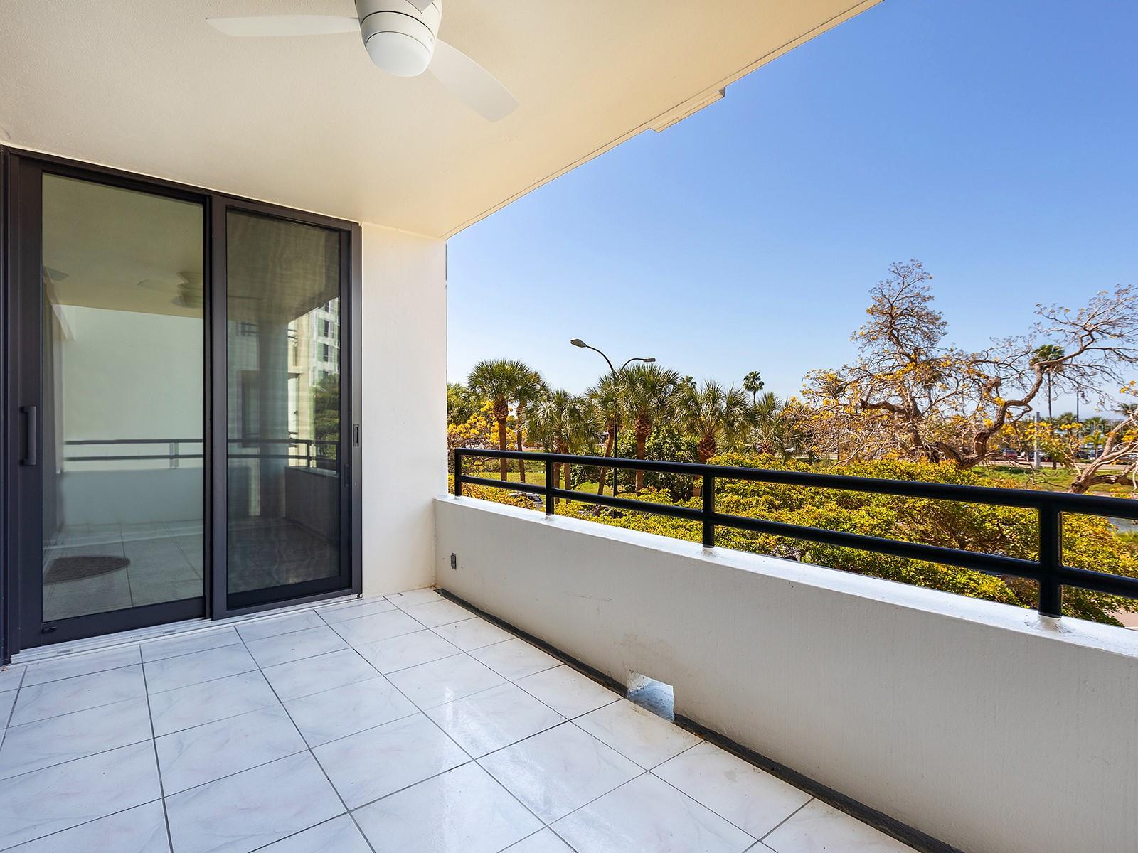 Image 11 of 44 For 1255 Gulfstream Avenue 205