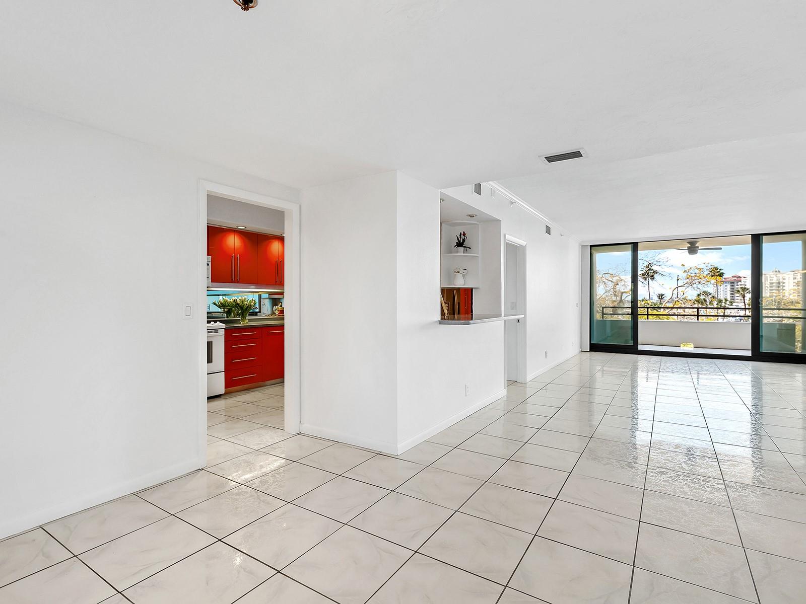 Image 13 of 44 For 1255 Gulfstream Avenue 205