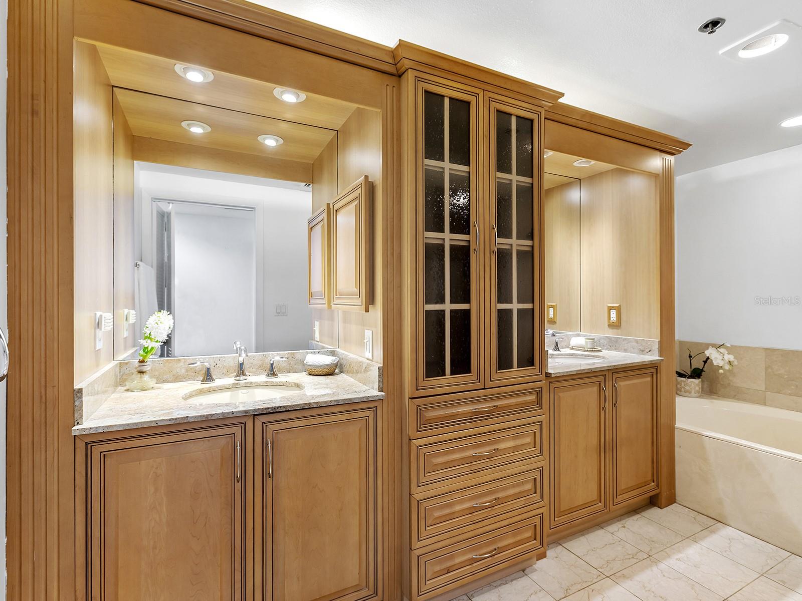 Image 22 of 44 For 1255 Gulfstream Avenue 205