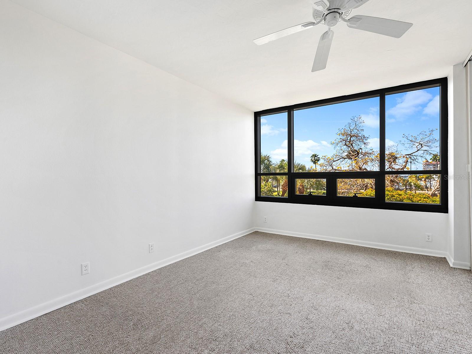 Image 25 of 44 For 1255 Gulfstream Avenue 205