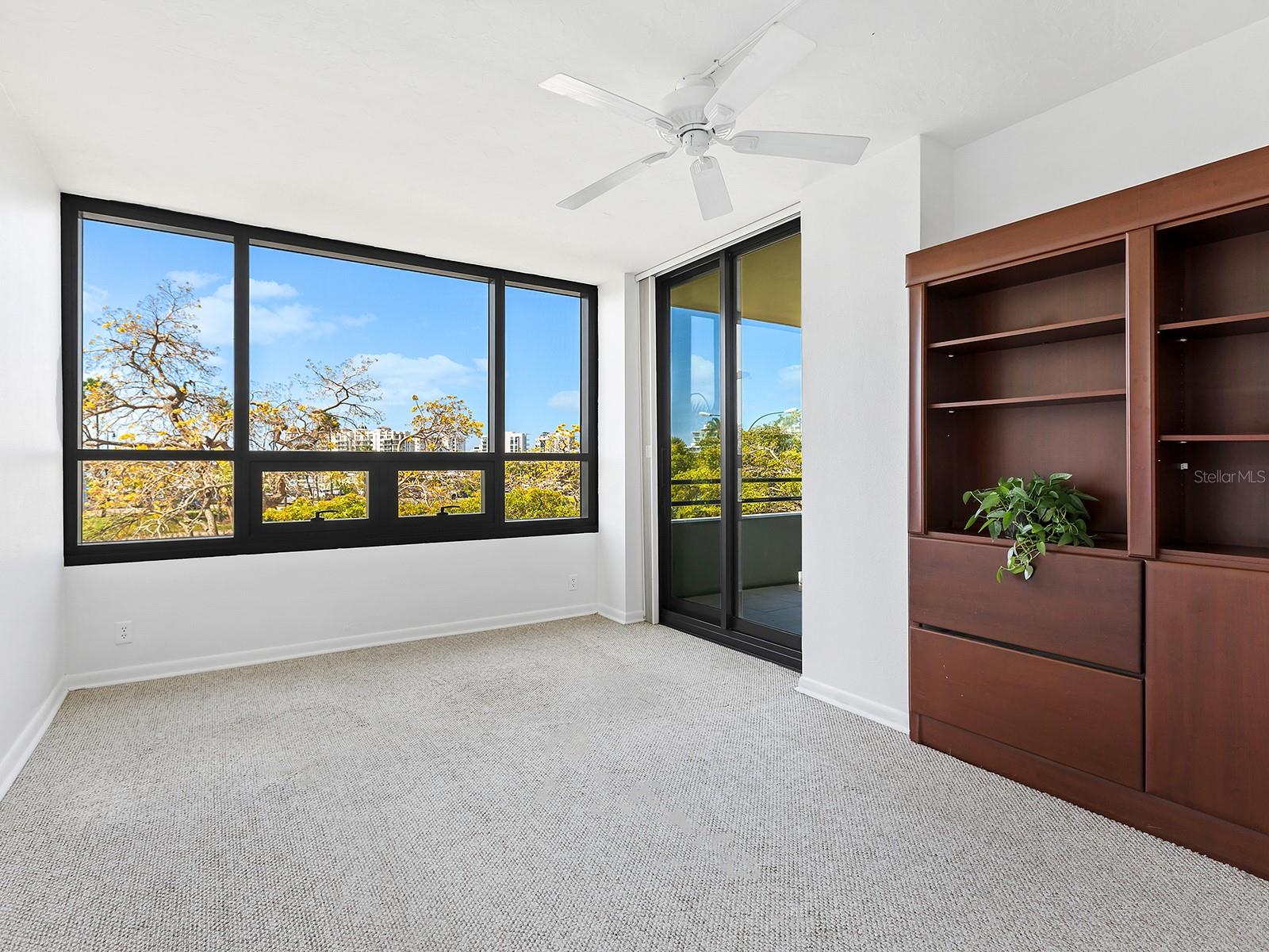 Image 27 of 44 For 1255 Gulfstream Avenue 205