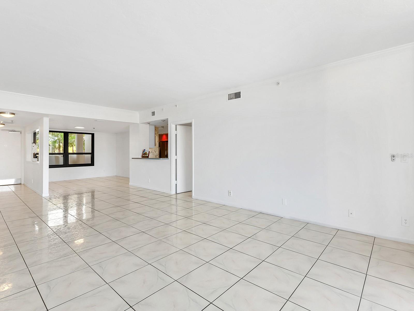 Image 30 of 44 For 1255 Gulfstream Avenue 205