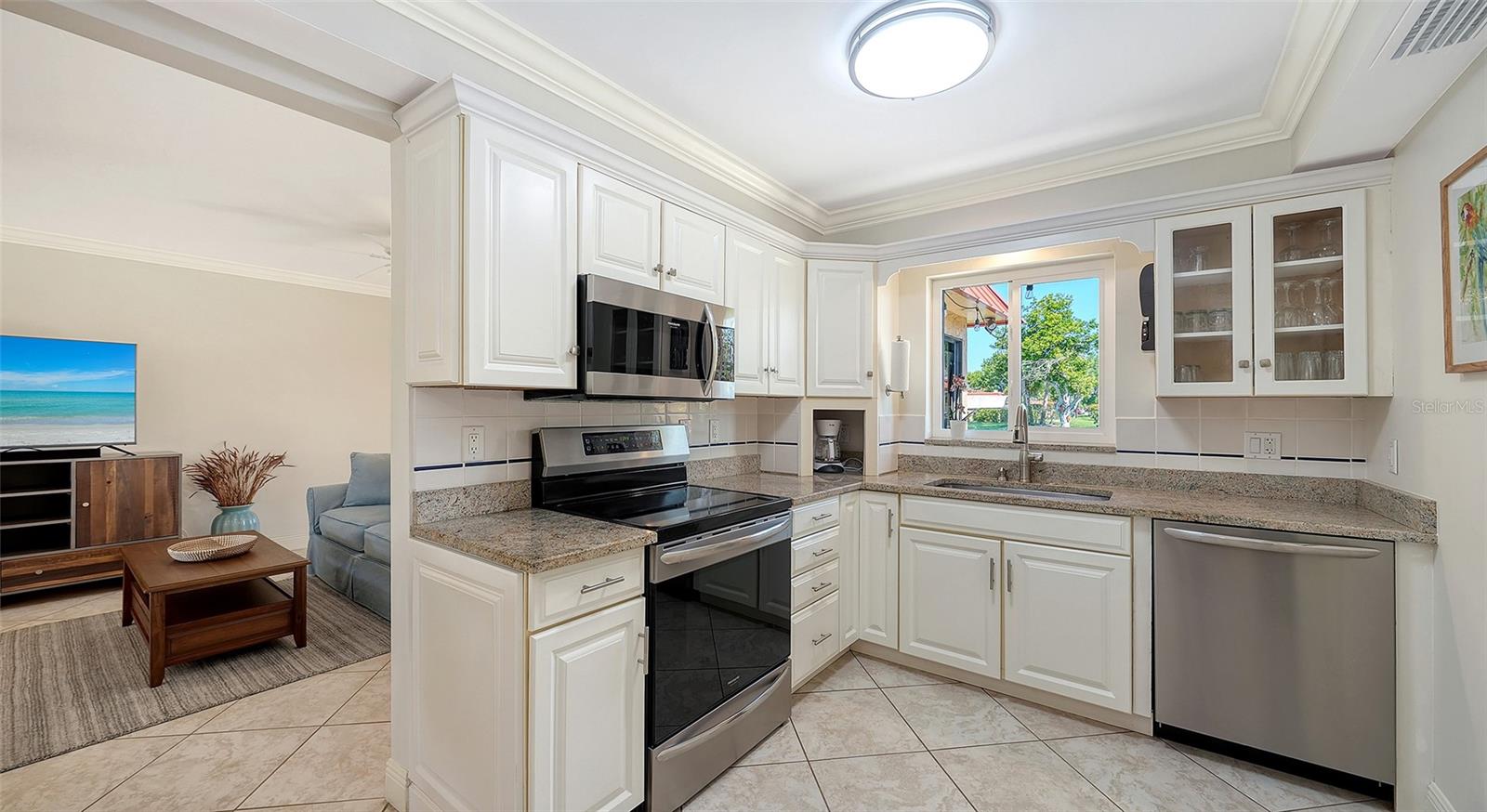 Image 13 of 30 For 9538 Azure Cove