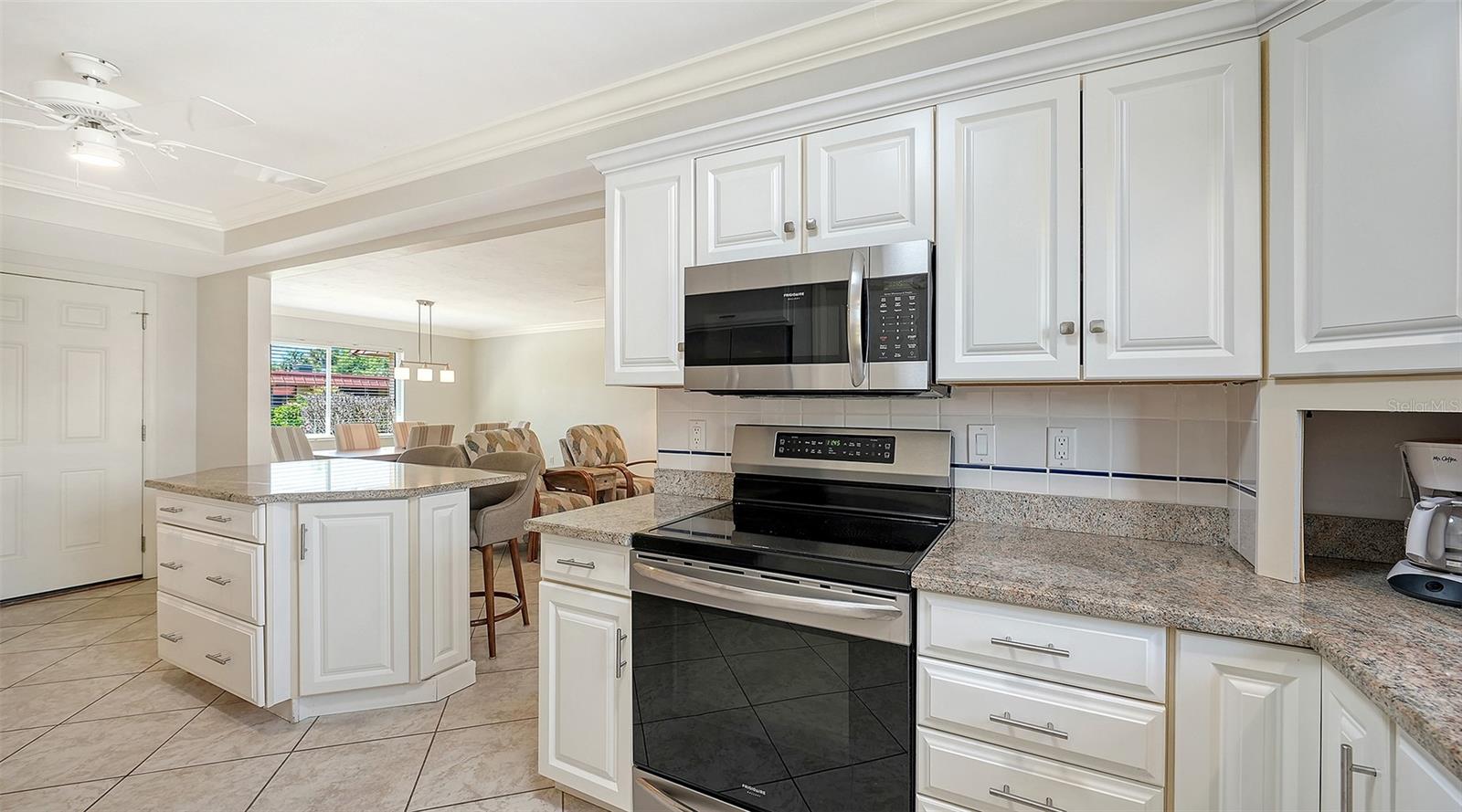 Image 14 of 30 For 9538 Azure Cove