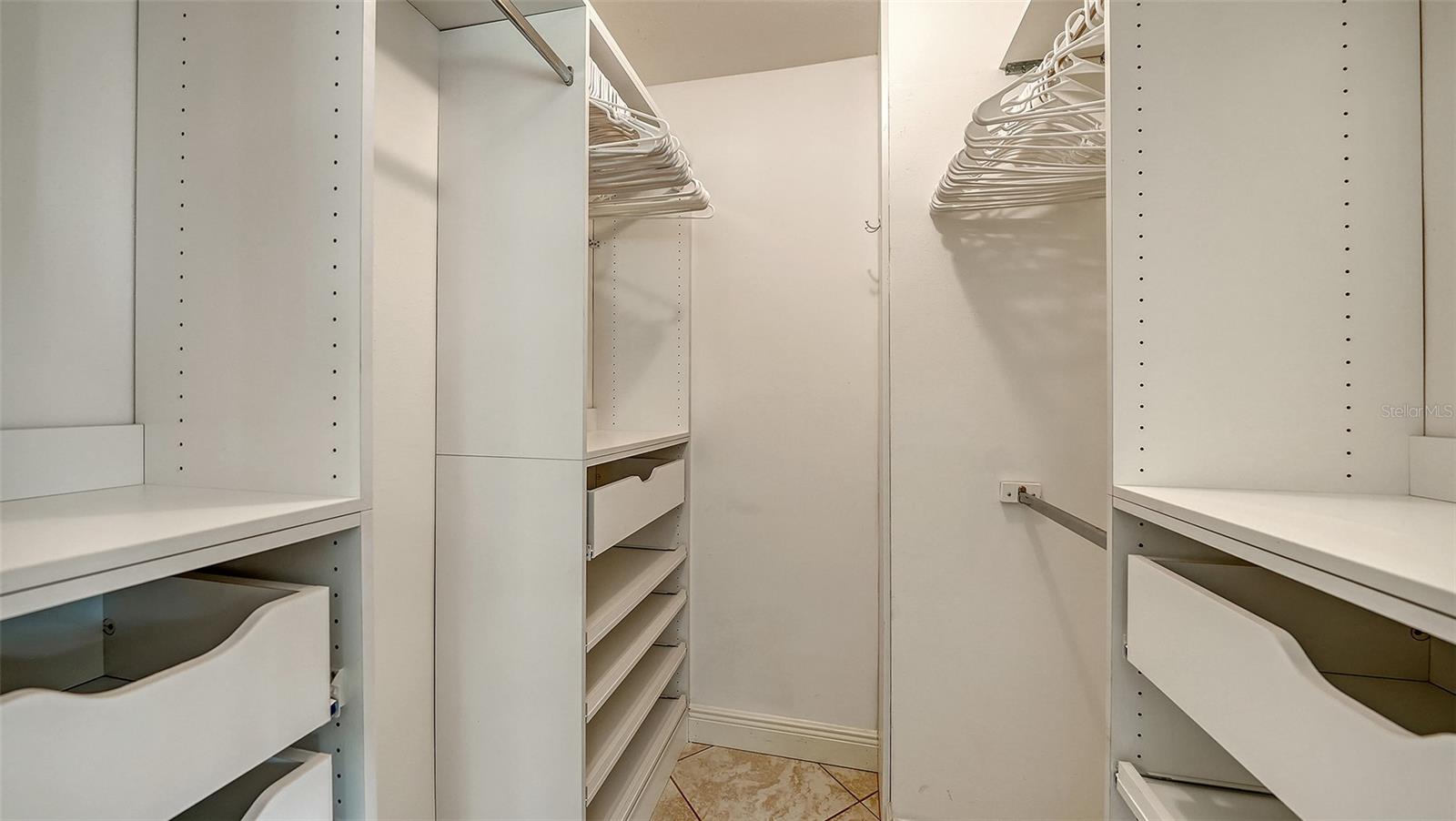 Image 17 of 30 For 9538 Azure Cove