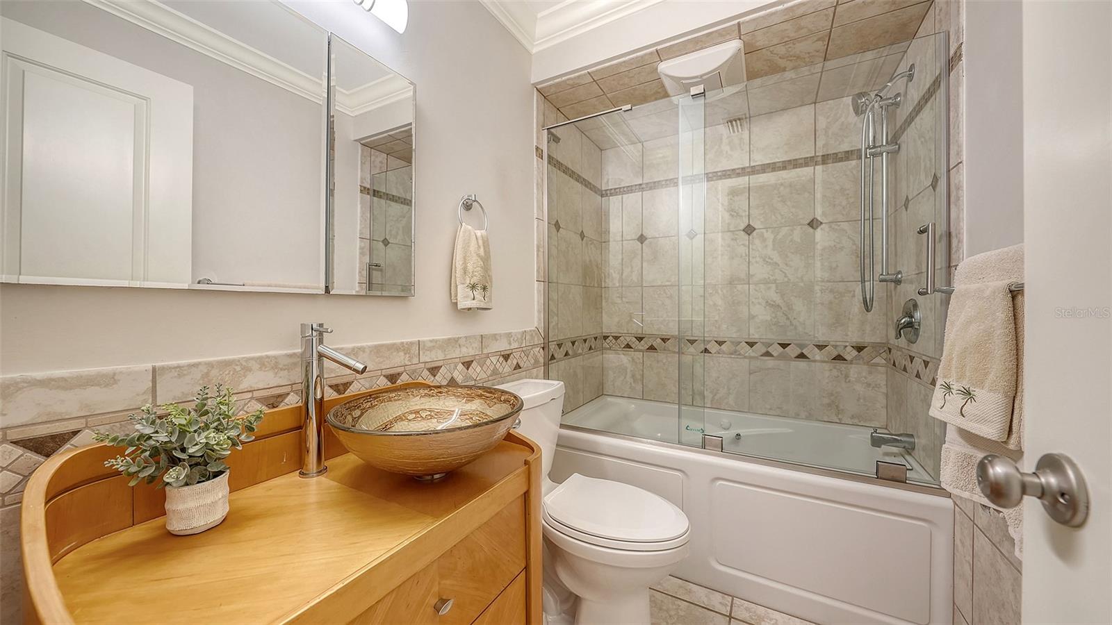 Image 19 of 30 For 9538 Azure Cove