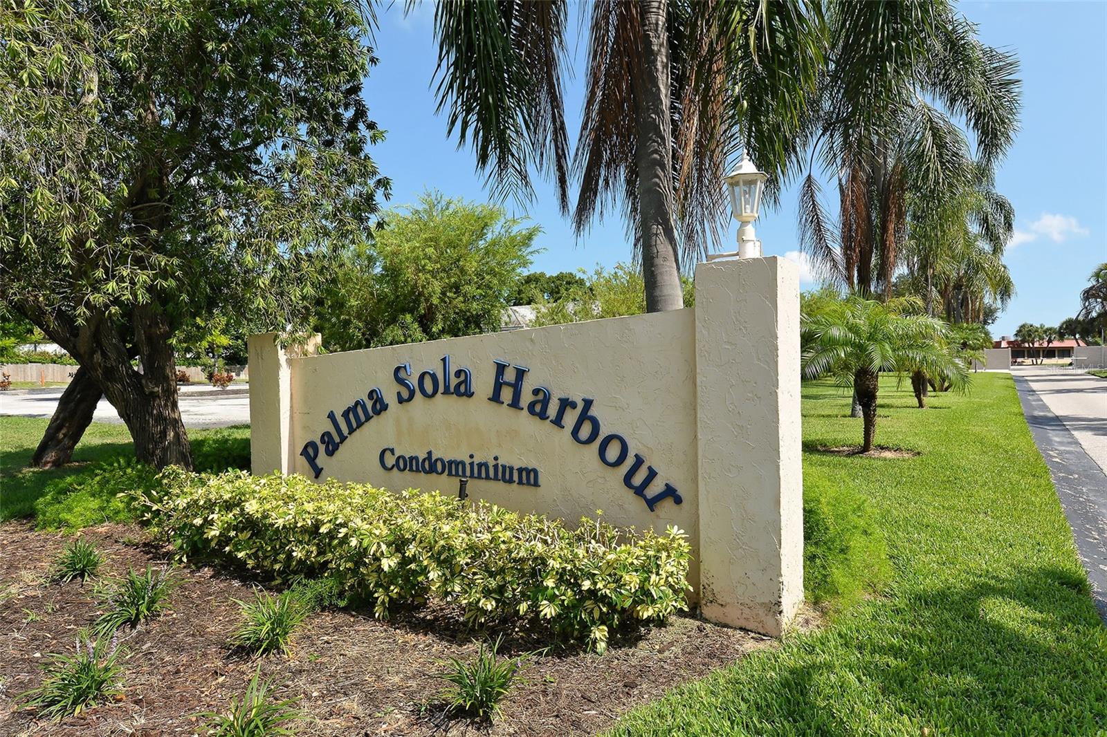 Image 25 of 30 For 9538 Azure Cove