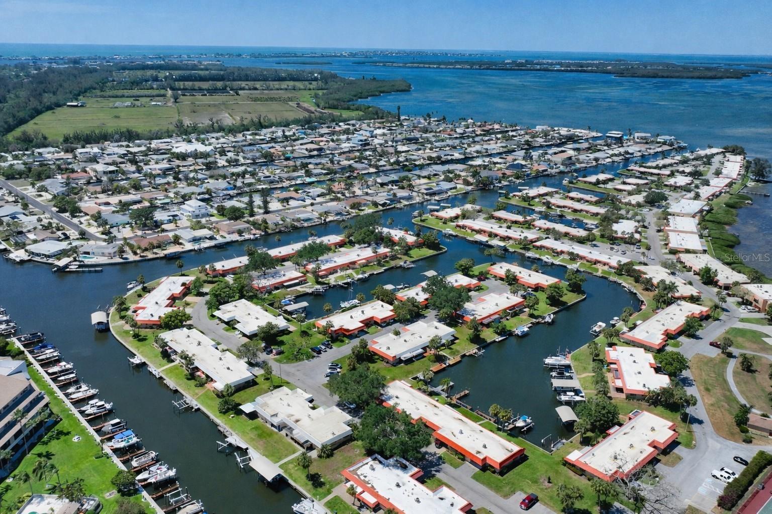 Image 3 of 30 For 9538 Azure Cove