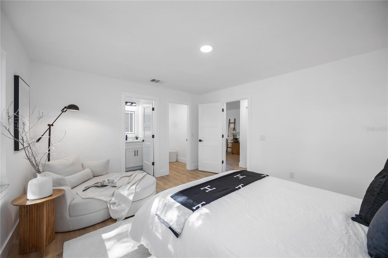 Image 16 of 30 For 5442 Ansonia Terrace