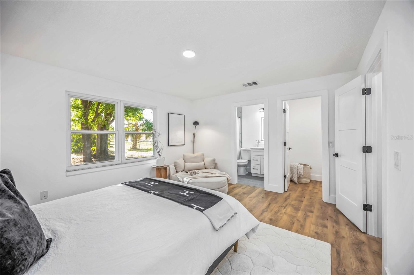 Image 18 of 30 For 5442 Ansonia Terrace