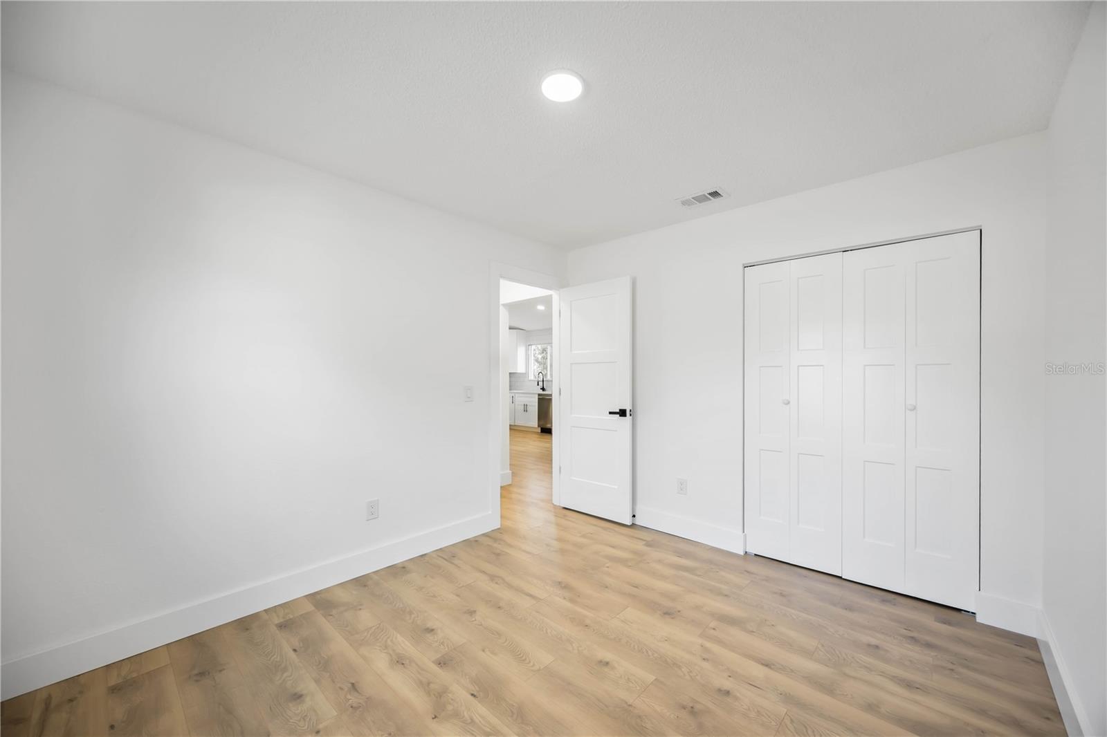 Image 19 of 30 For 5442 Ansonia Terrace